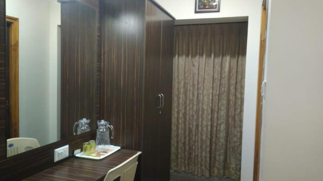 Famous Residency Tiruchirappalli Exterior foto