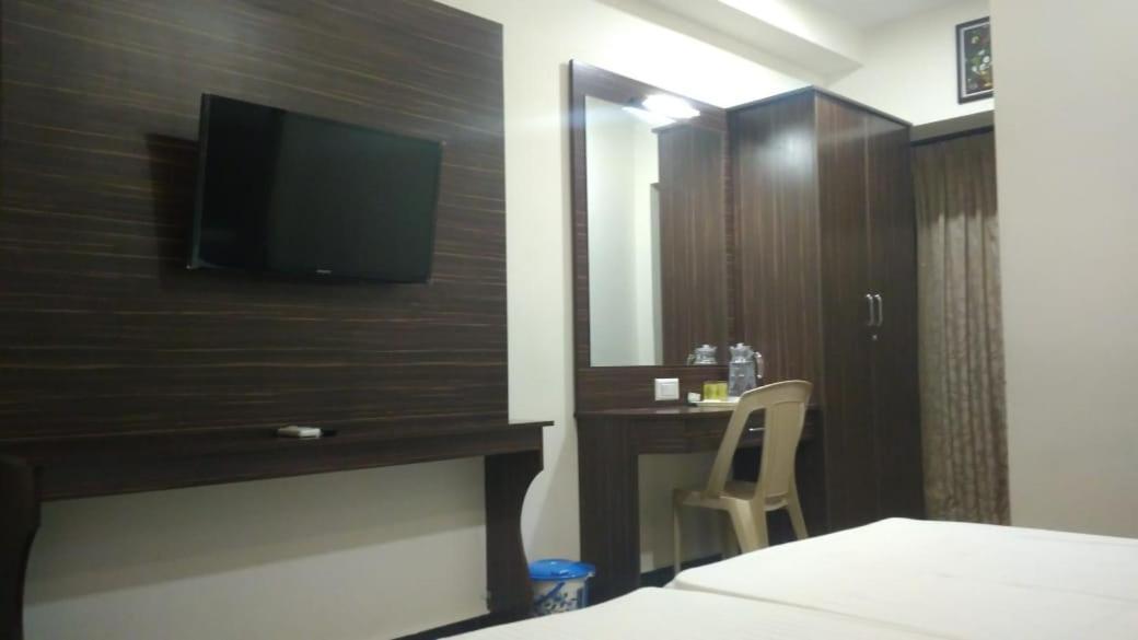 Famous Residency Tiruchirappalli Exterior foto
