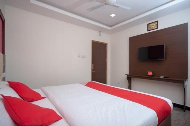 Famous Residency Tiruchirappalli Exterior foto